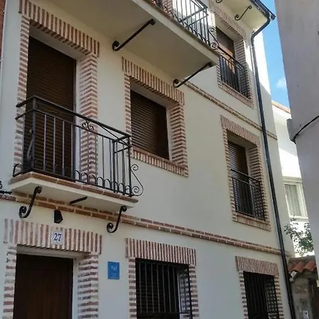 La Plazuela * Navaluenga