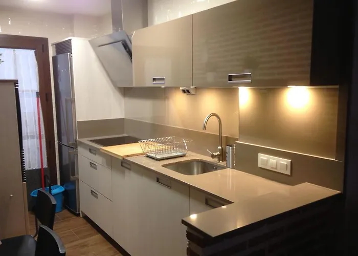 La Plazuela 나발루엔가