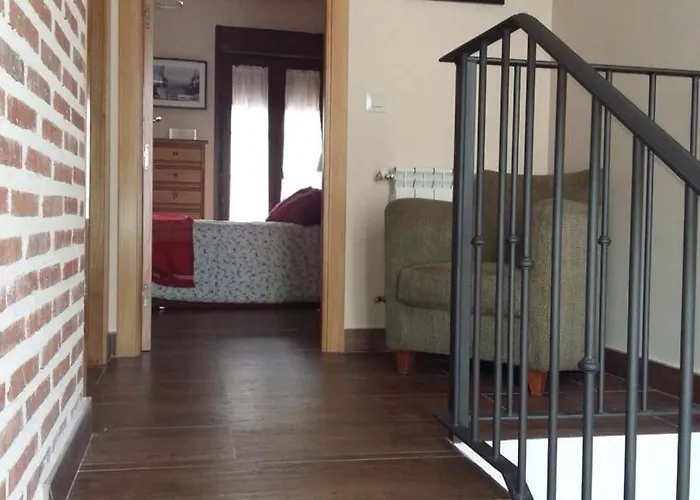 La Plazuela 나발루엔가